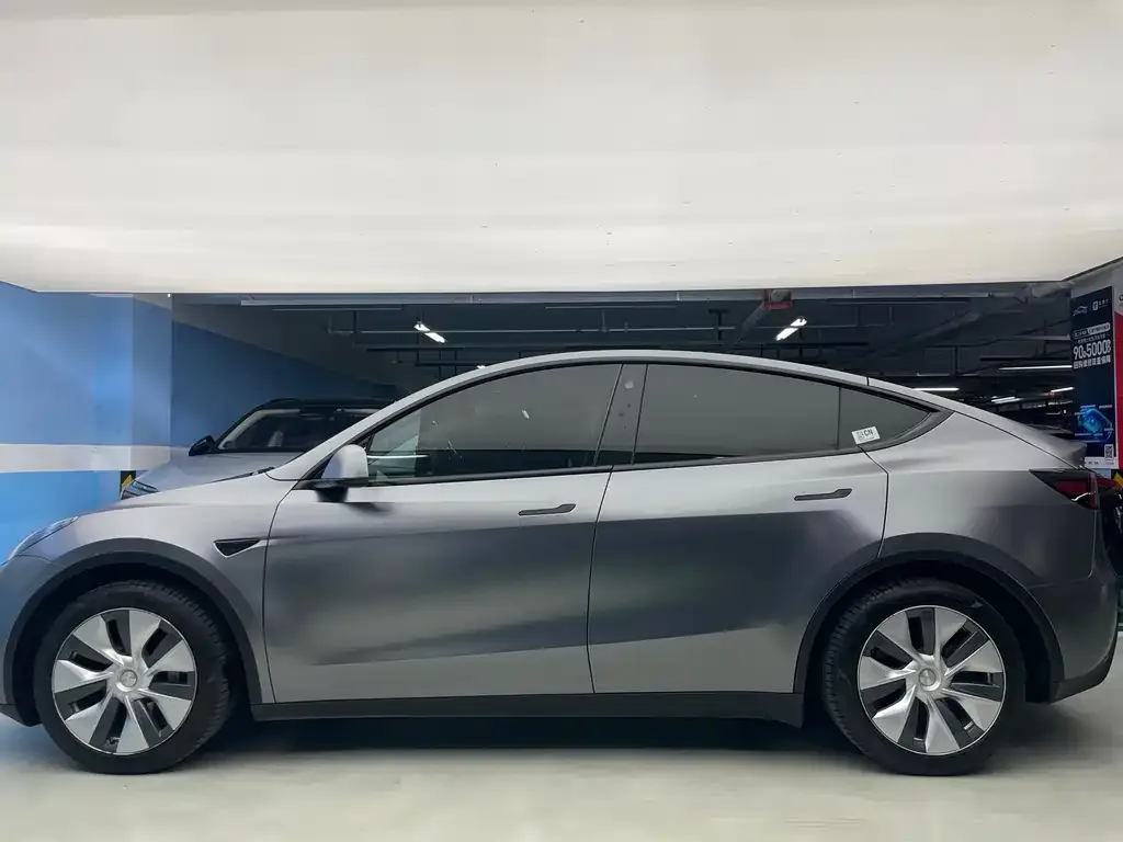 Tesla Model Y — фото 8