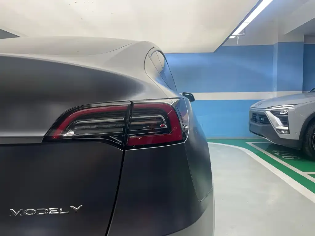 Tesla Model Y — фото 5