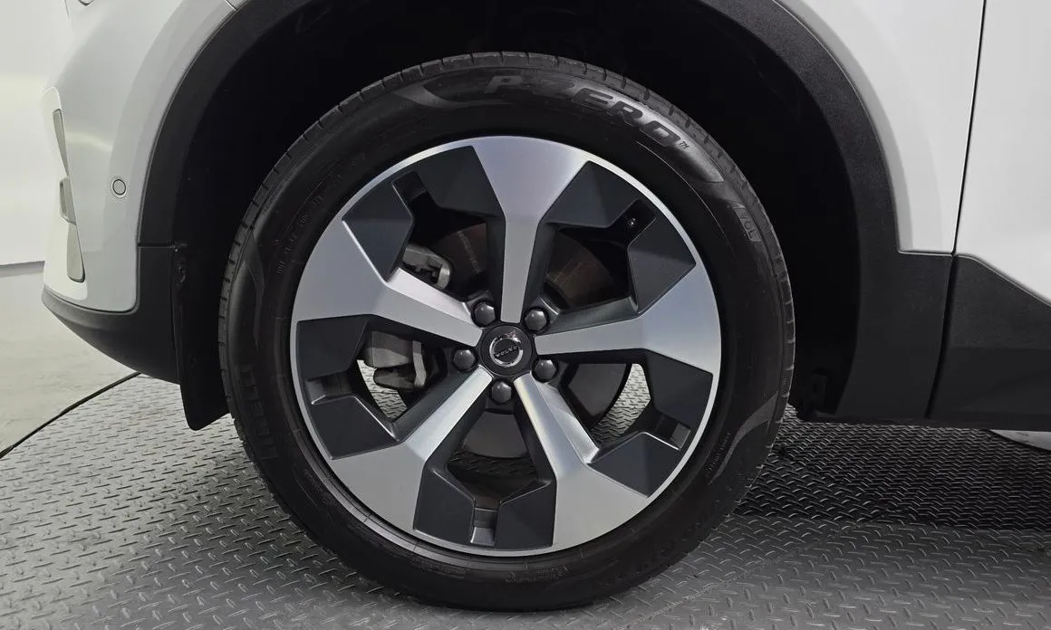 Volvo XC40 2024 из KR, фото 5