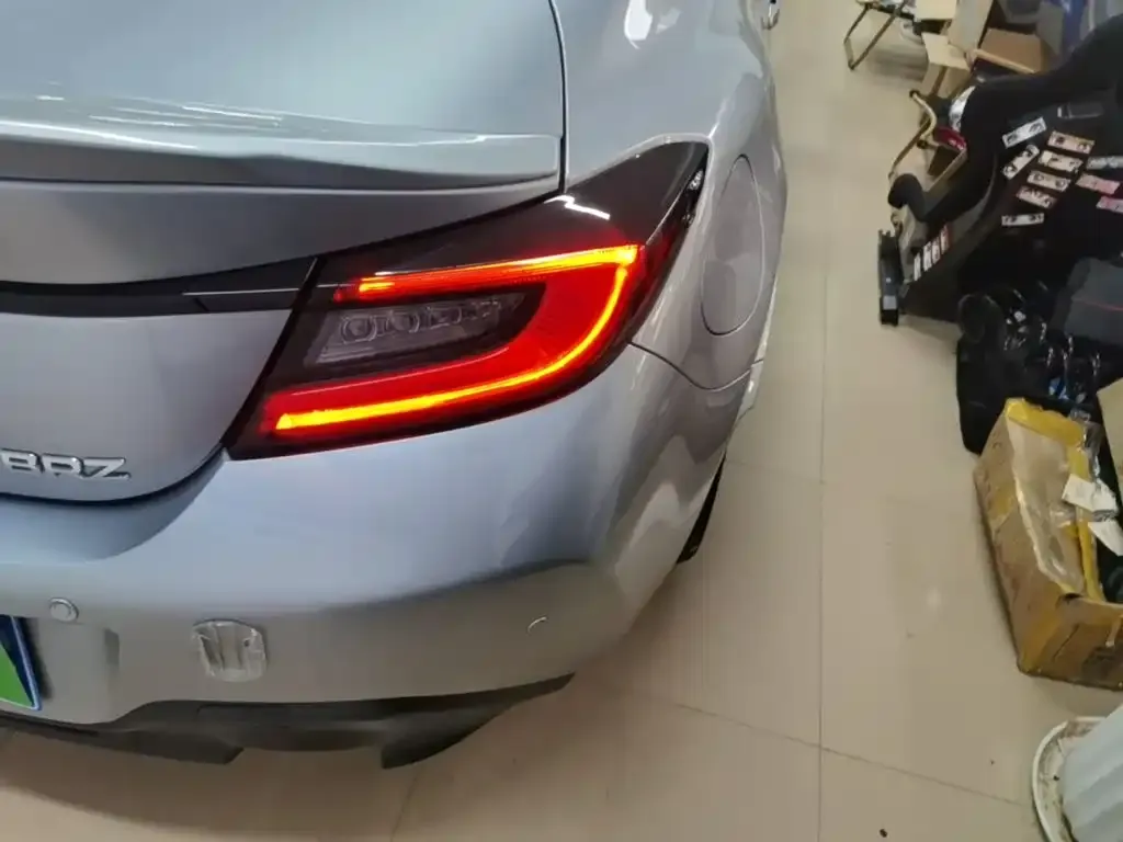 Subaru BRZ 2023 из CN, фото 4