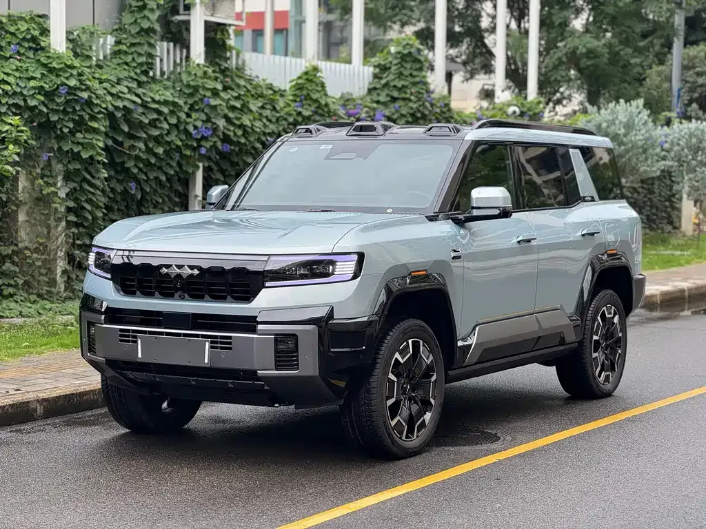 Fang Cheng Bao Leopard 8