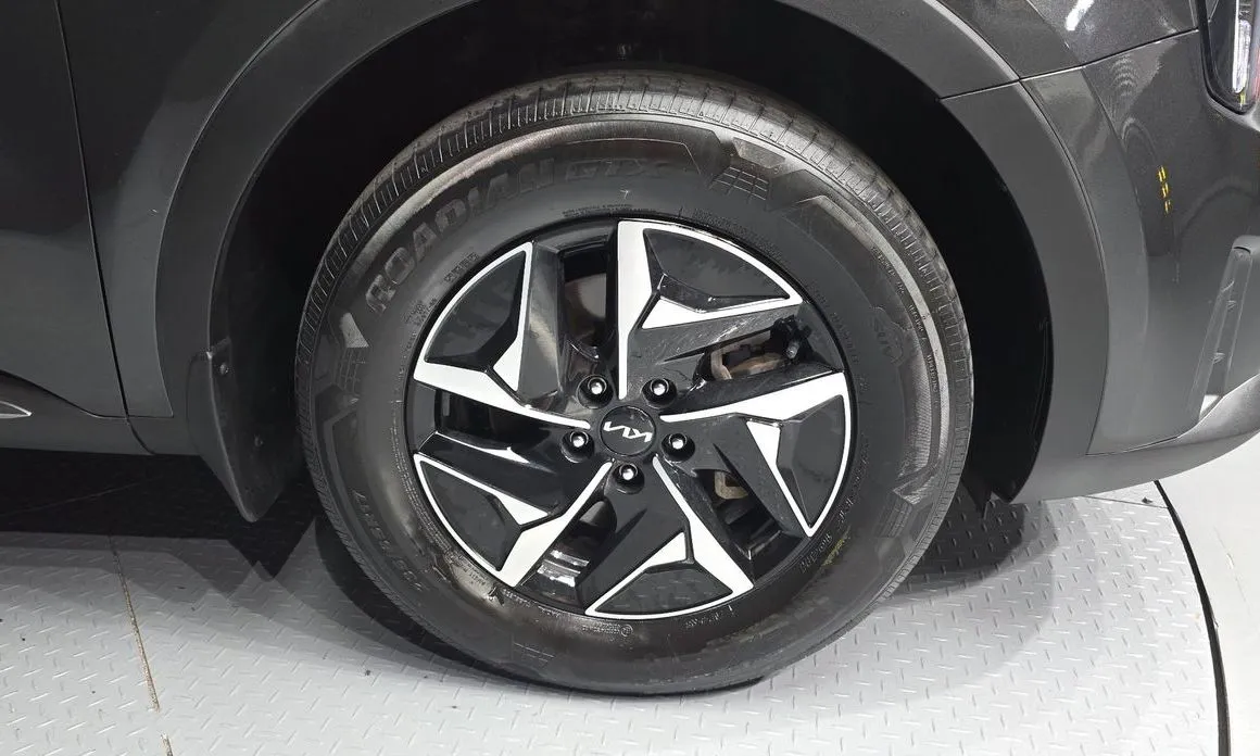 Kia Sorento — фото 7