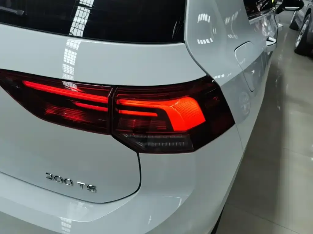 Volkswagen Golf 2021 из CN, фото 4