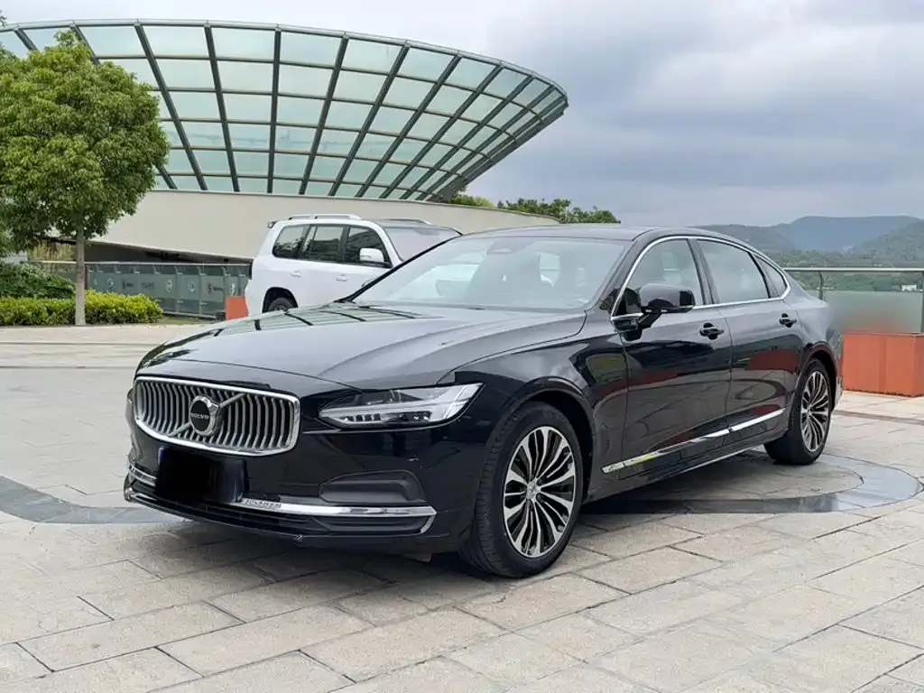 Volvo S90 — фото 1