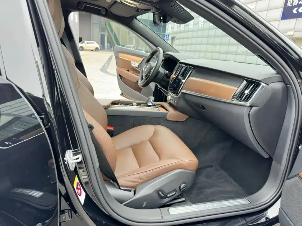 Volvo S90 — фото 10