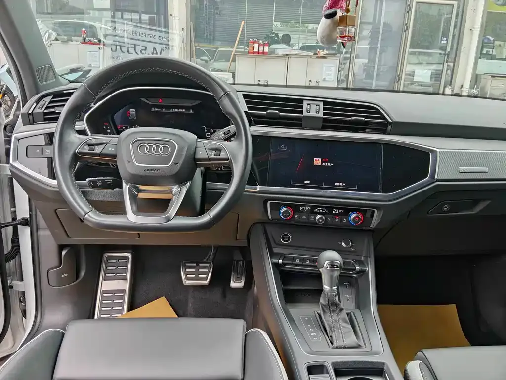 Audi Q3 — фото 10