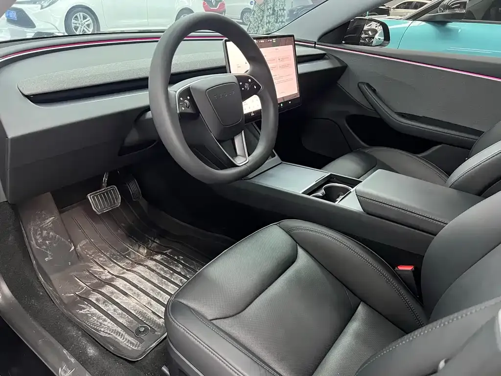 Tesla Model 3 — фото 6