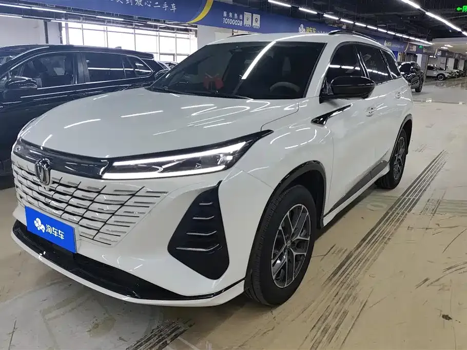 Changan CS75PLUS — фото 1