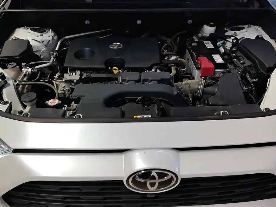 Toyota RAV4 — фото 3