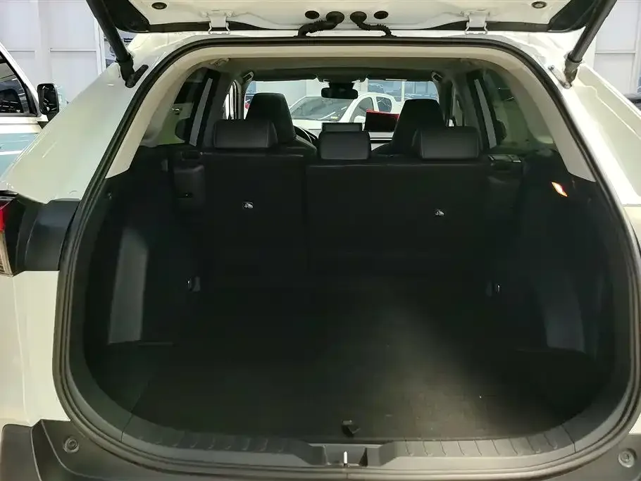 Toyota RAV4 — фото 6