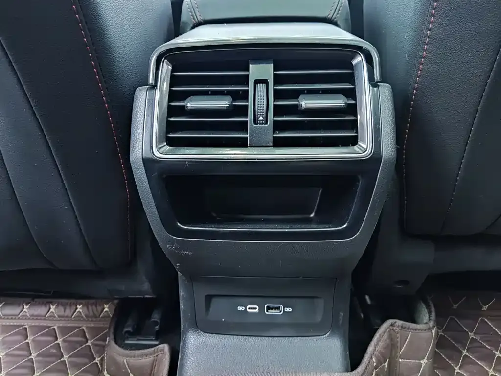 Skoda Karoq — фото 8