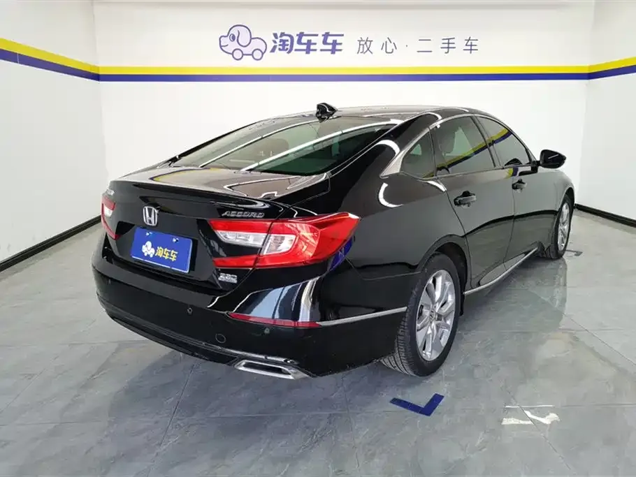 Honda Accord — фото 9