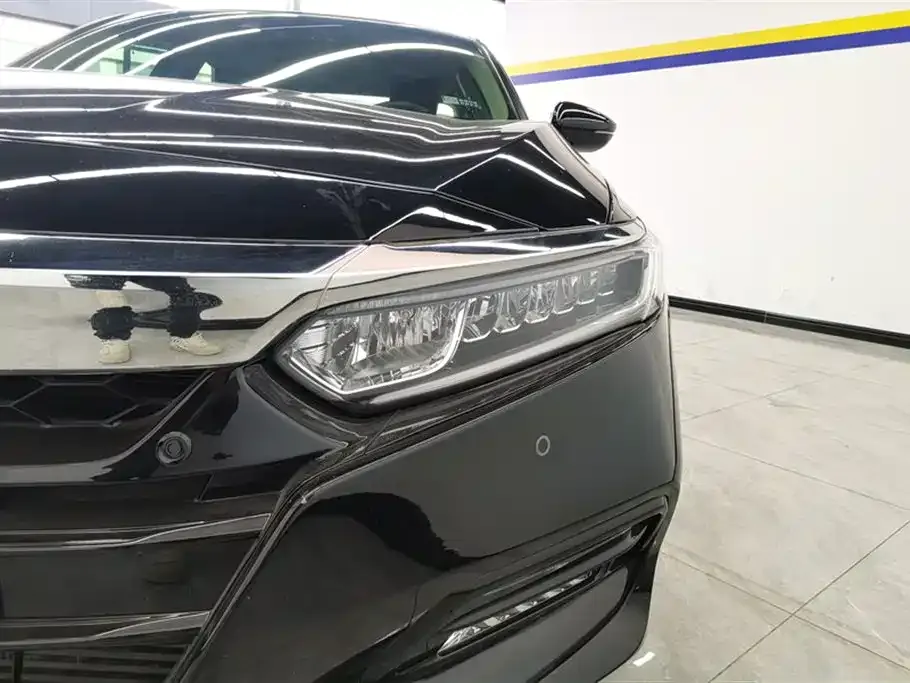 Honda Accord — фото 3