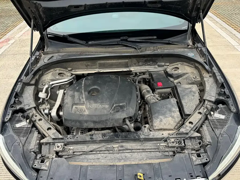 Volvo XC60 2021 из CN, фото 3