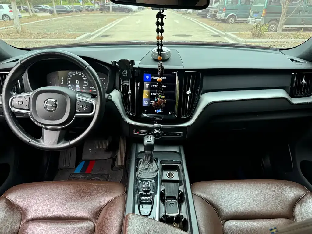 Volvo XC60 2021 из CN, фото 6
