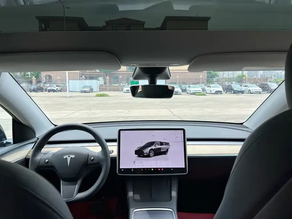 Tesla Model Y — фото 3