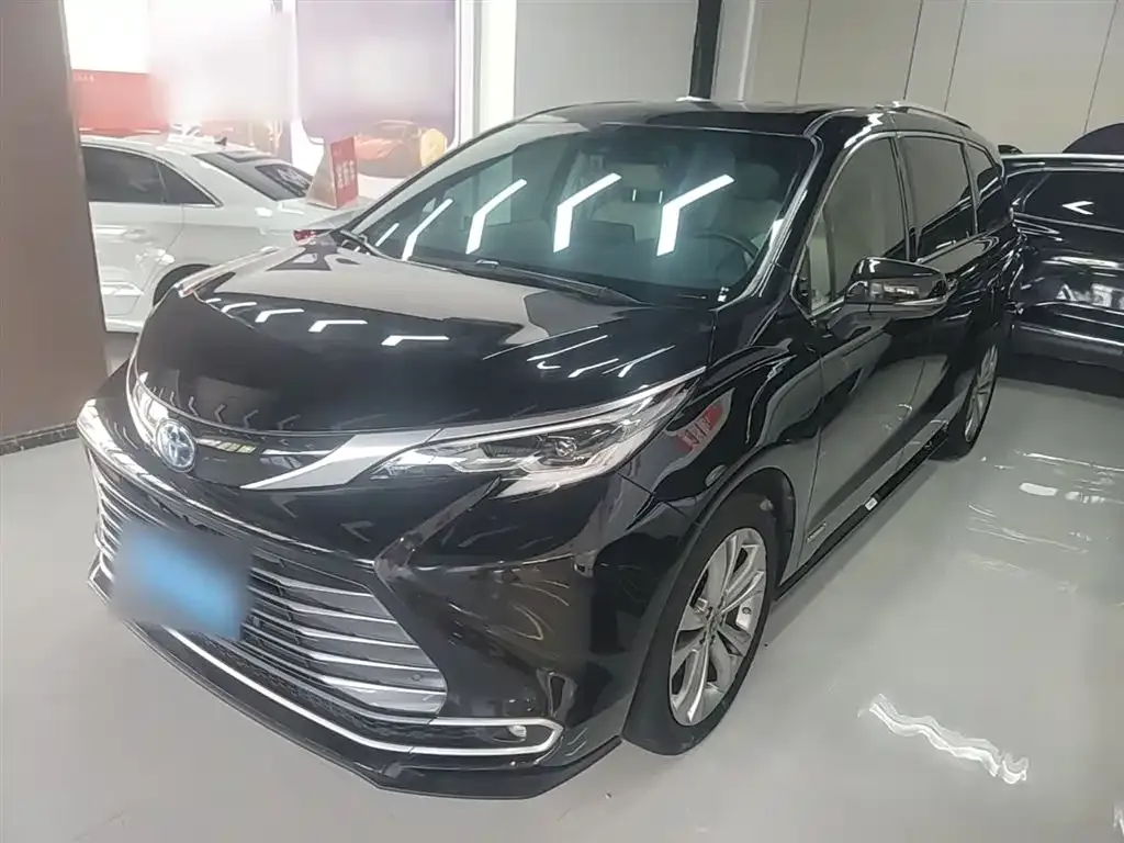 Toyota Sienna — фото 4