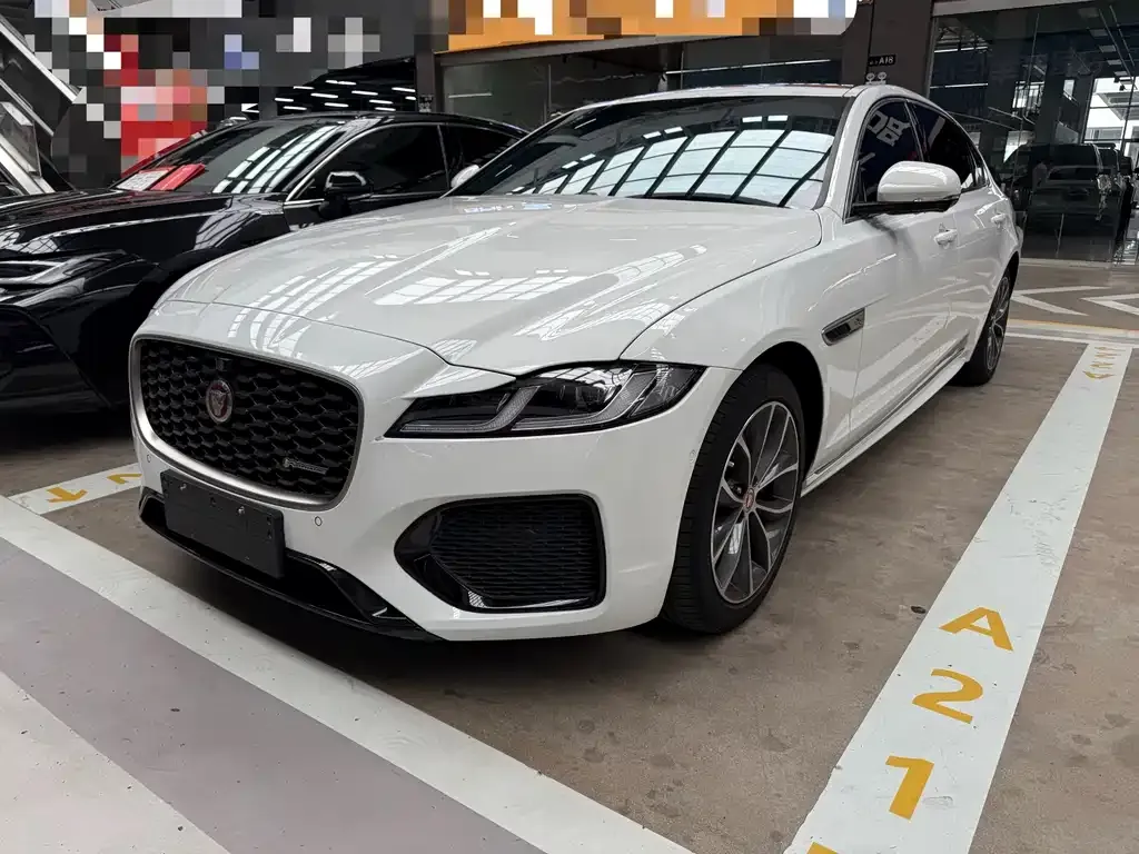 Jaguar XFL — фото 1
