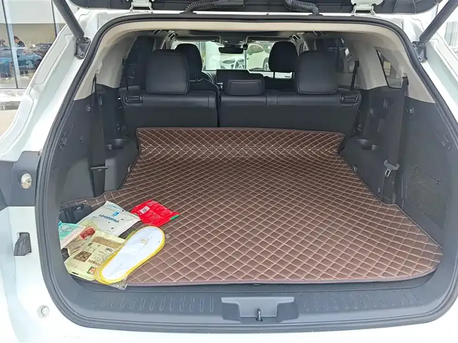 Toyota Highlander — фото 7