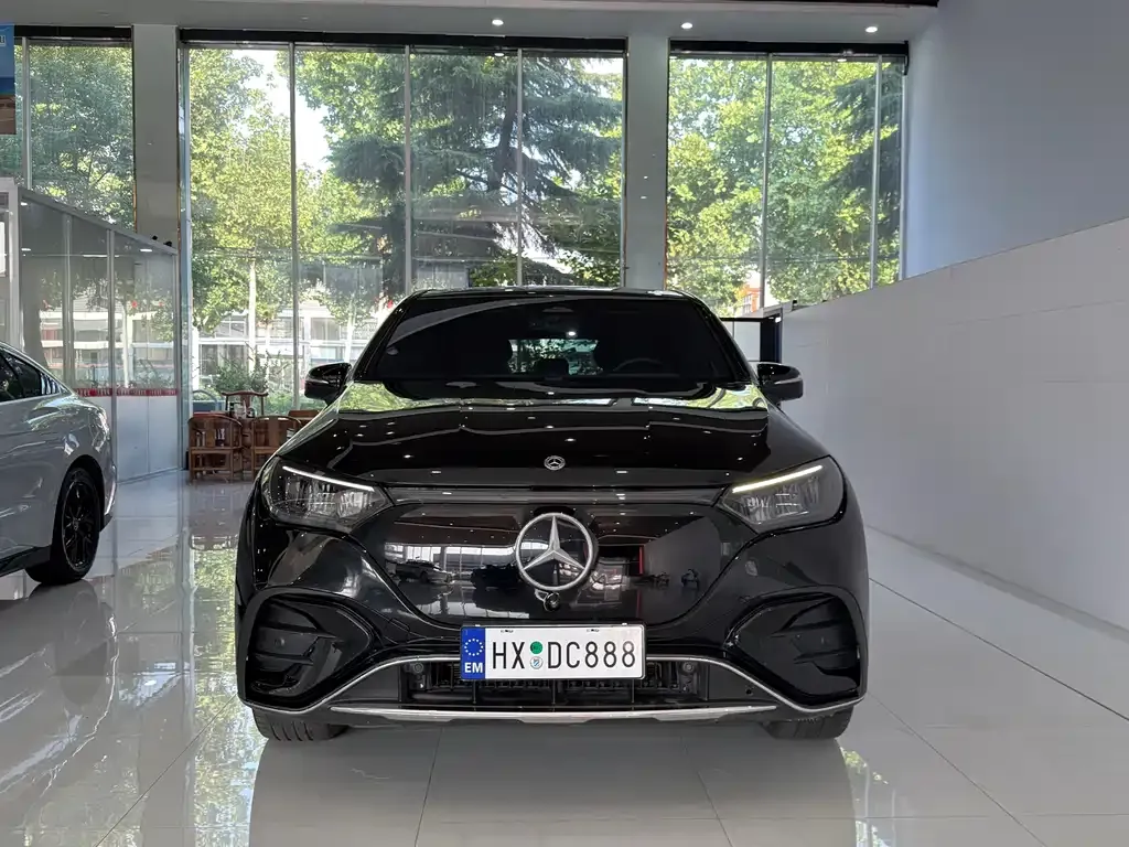 Mercedes-Benz EQE SUV