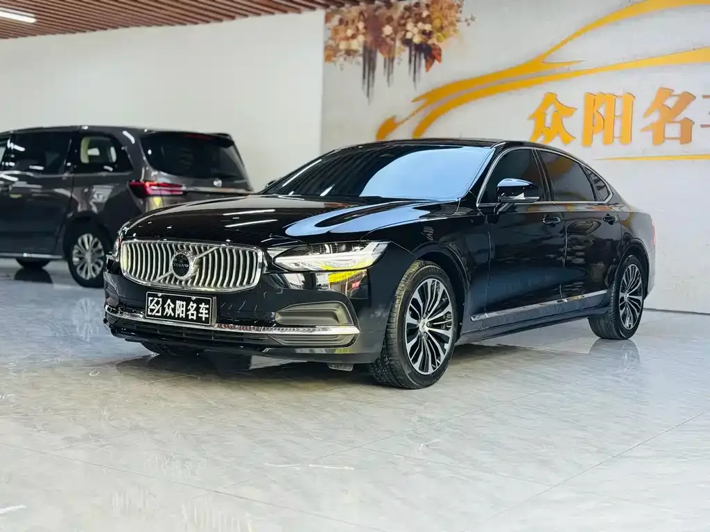 Volvo S90 — фото 1