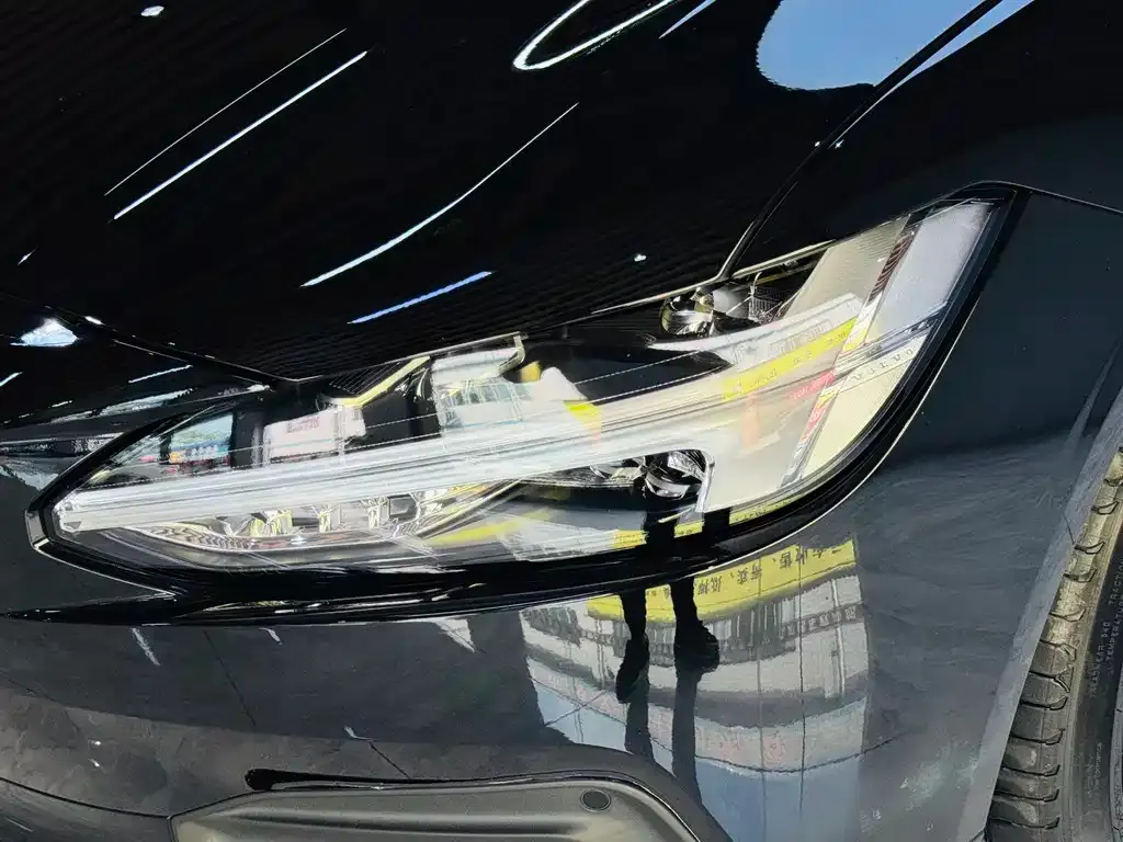 Volvo S90 — фото 10