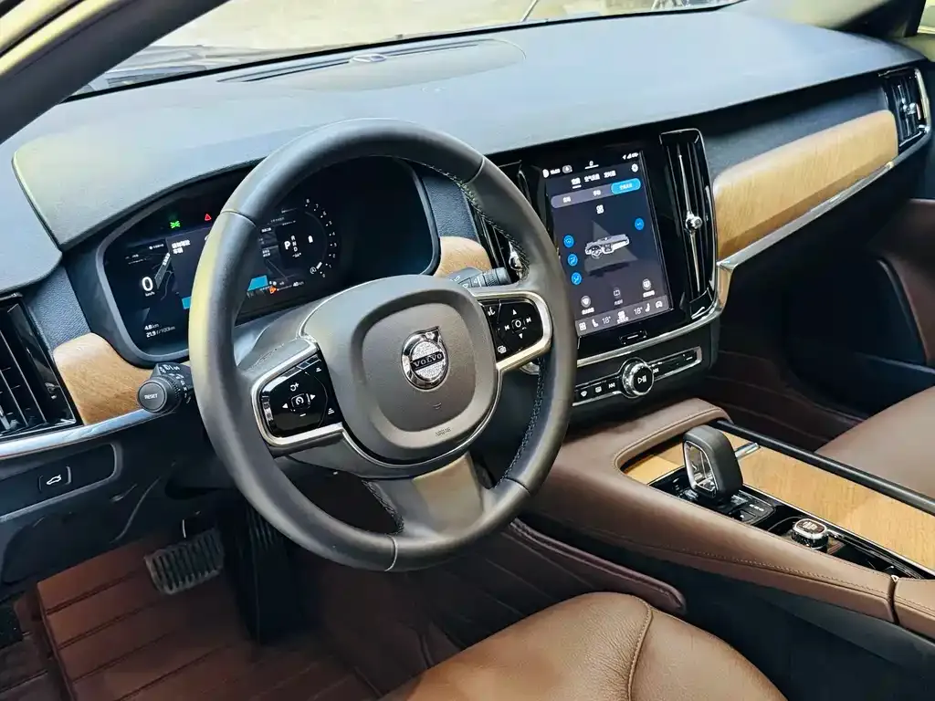 Volvo S90 — фото 8