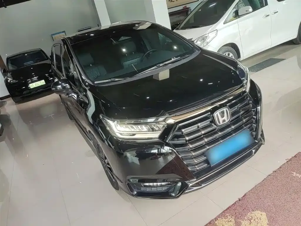 Honda Elysion 2024 из CN, фото 5