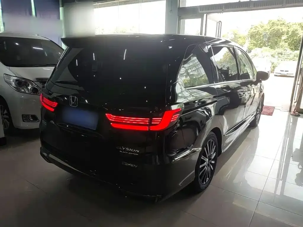 Honda Elysion 2024 из CN, фото 9