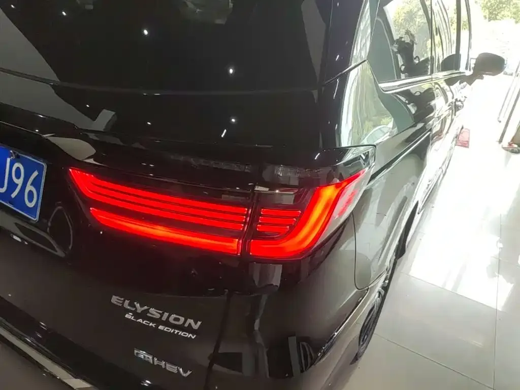Honda Elysion 2024 из CN, фото 7