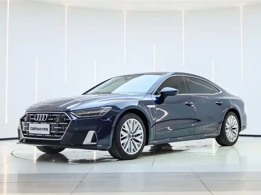 Audi A7L — фото 1