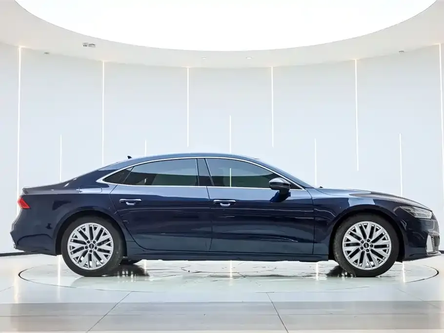 Audi A7L — фото 5