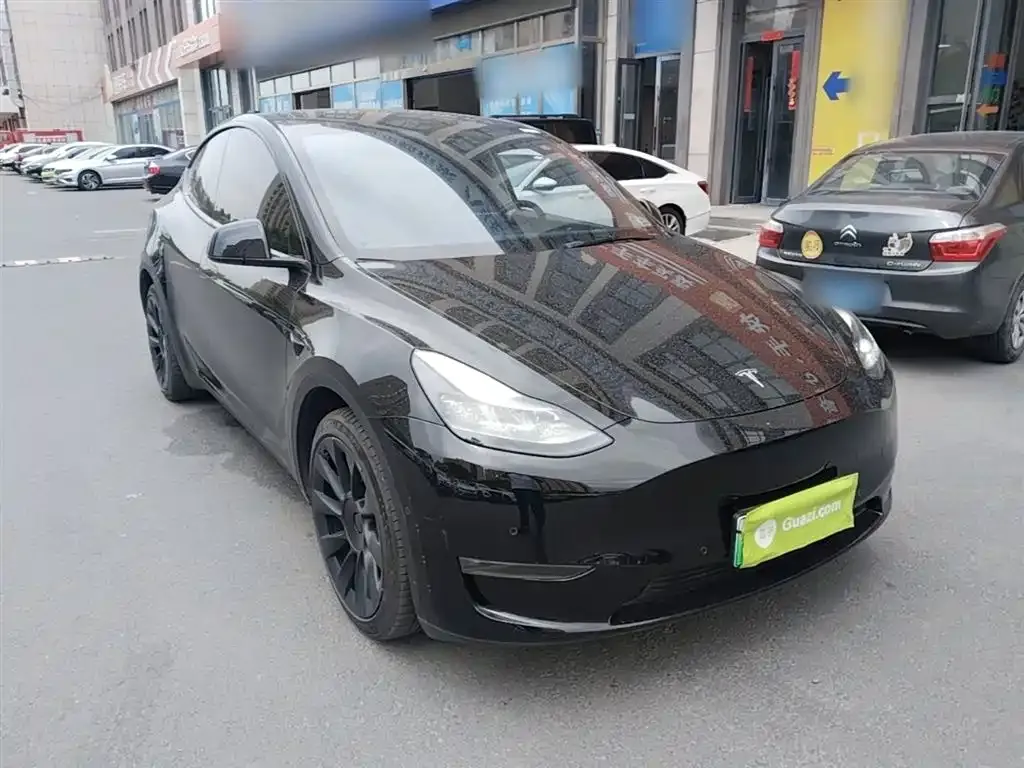 Tesla Model Y — фото 7