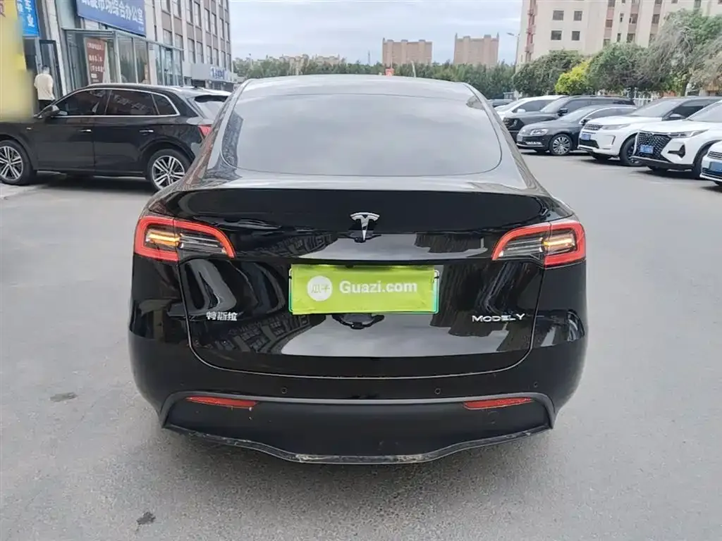 Tesla Model Y — фото 5