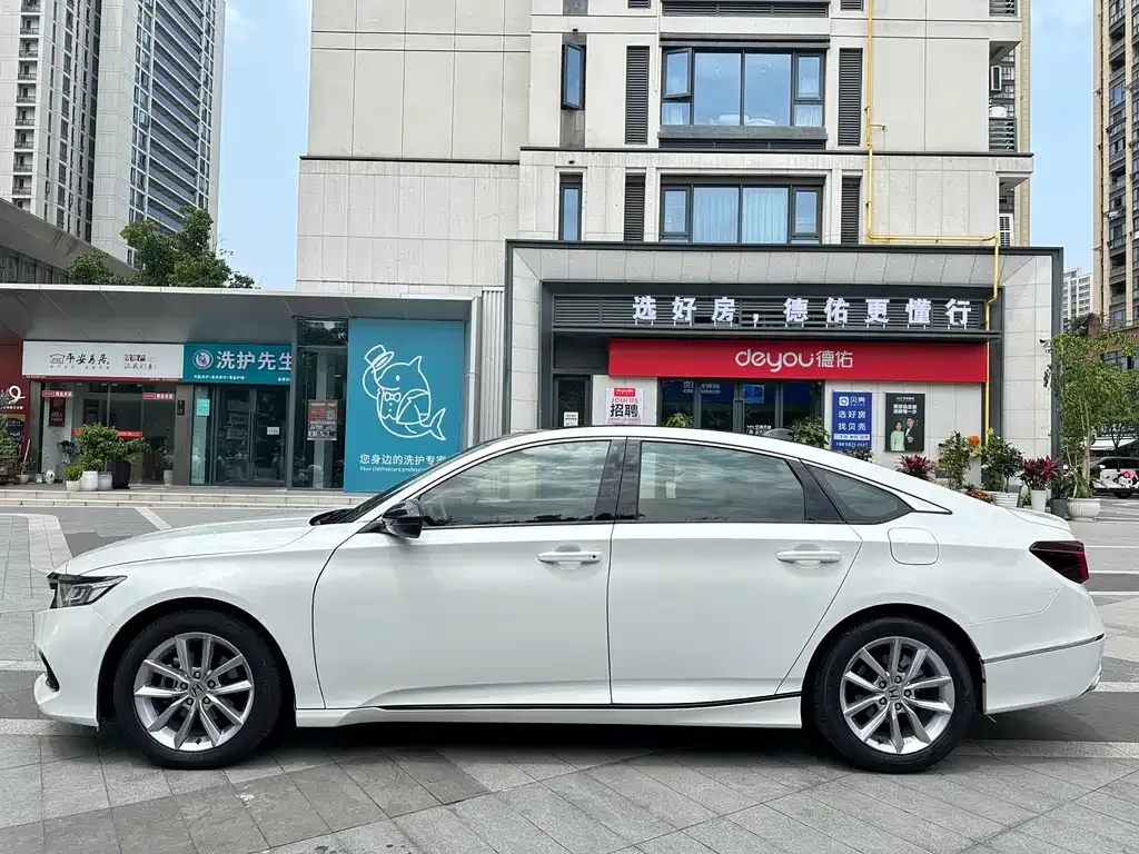 Honda Accord — фото 7