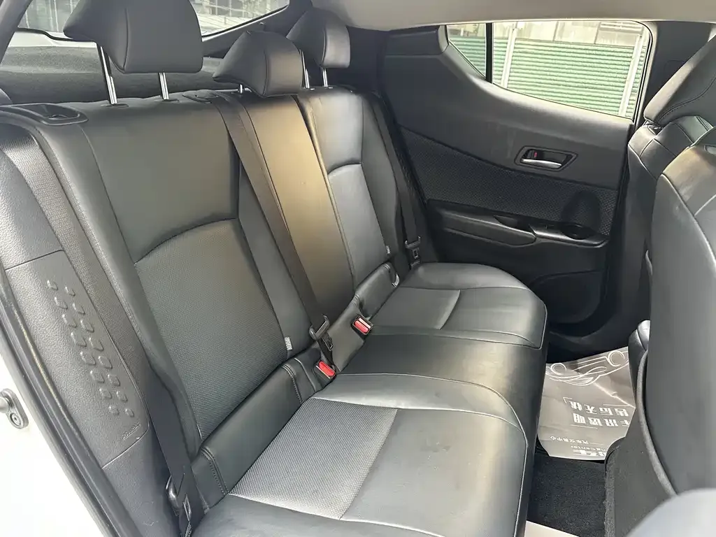 Toyota C-HR 2023 из CN, фото 4