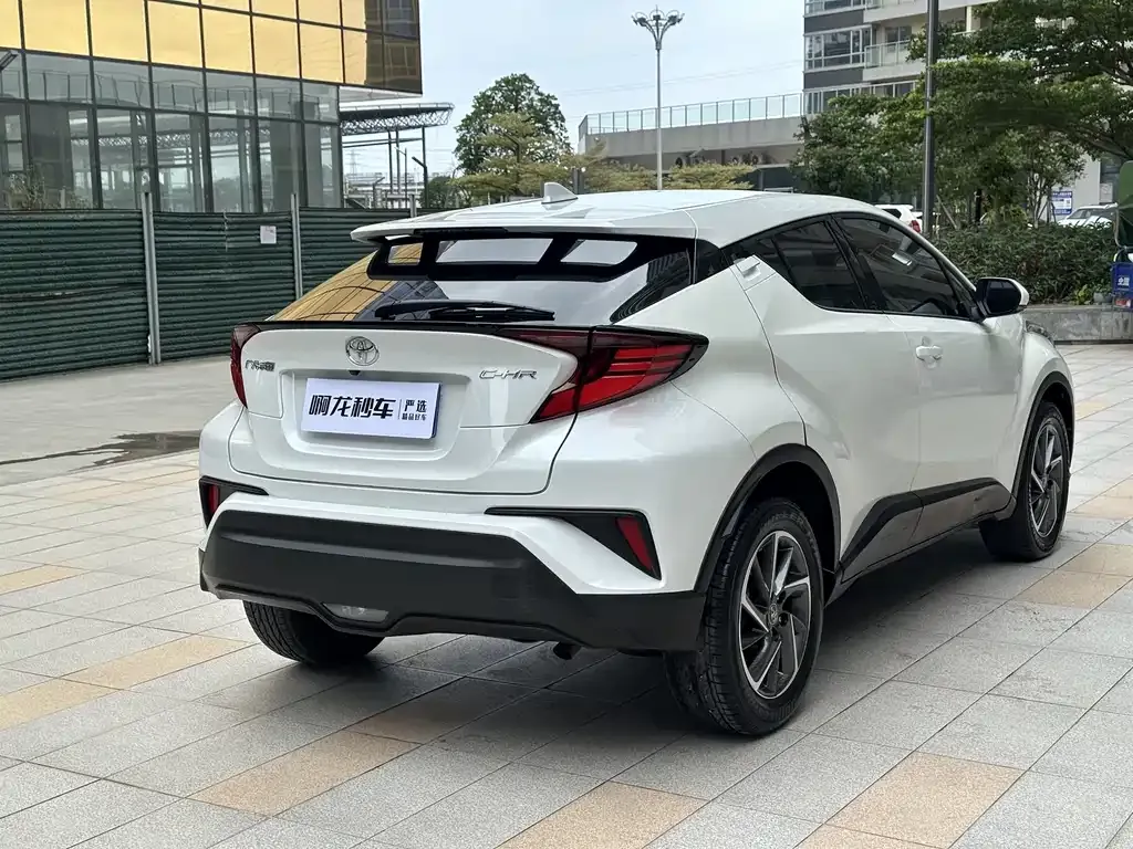 Toyota C-HR 2023 из CN, фото 3