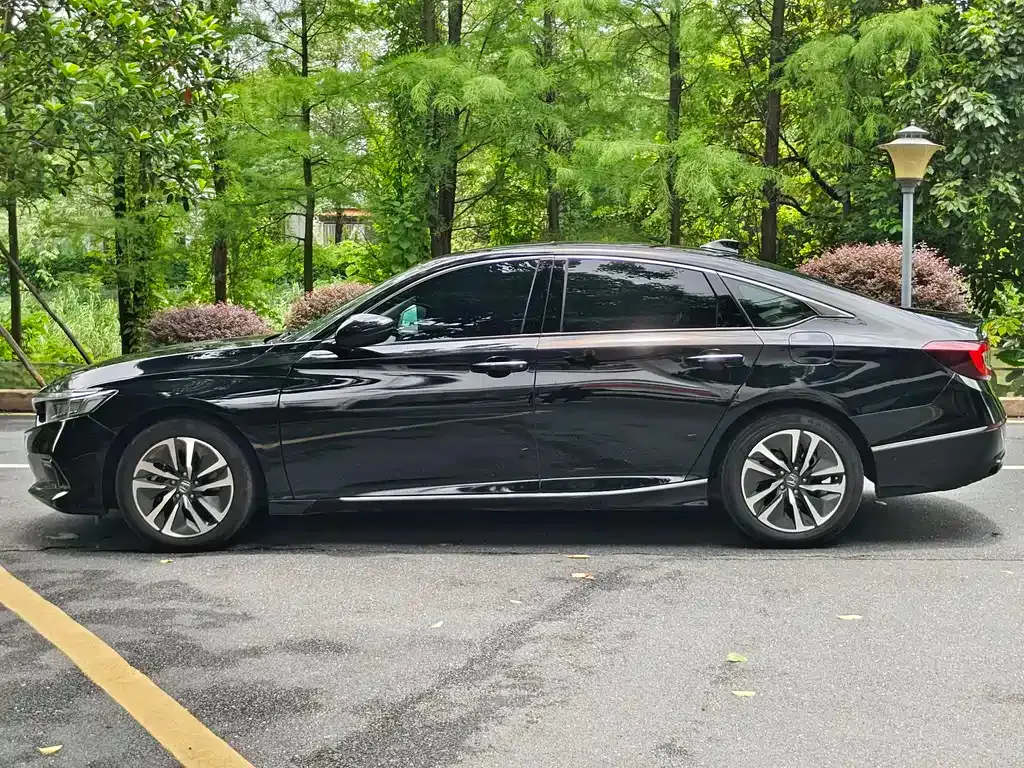 Honda Accord — фото 7