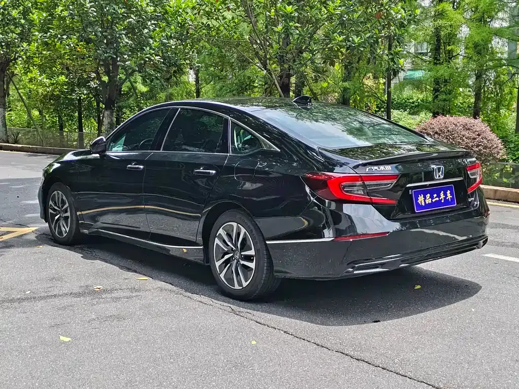 Honda Accord — фото 9