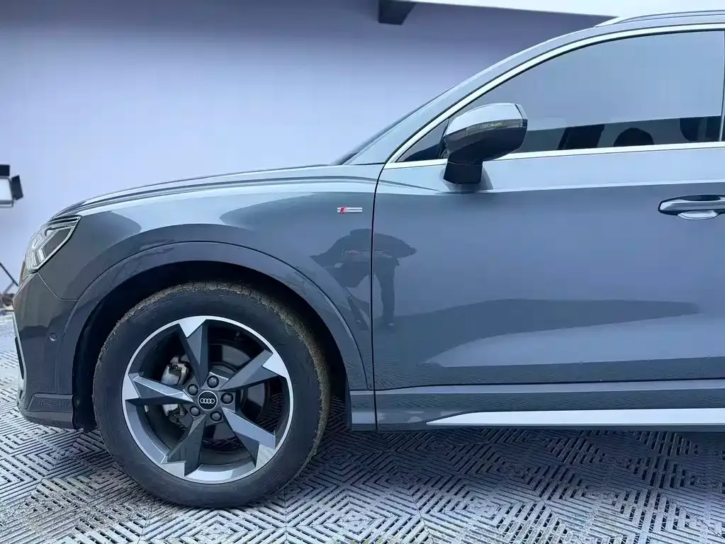 Audi Q3 — фото 5