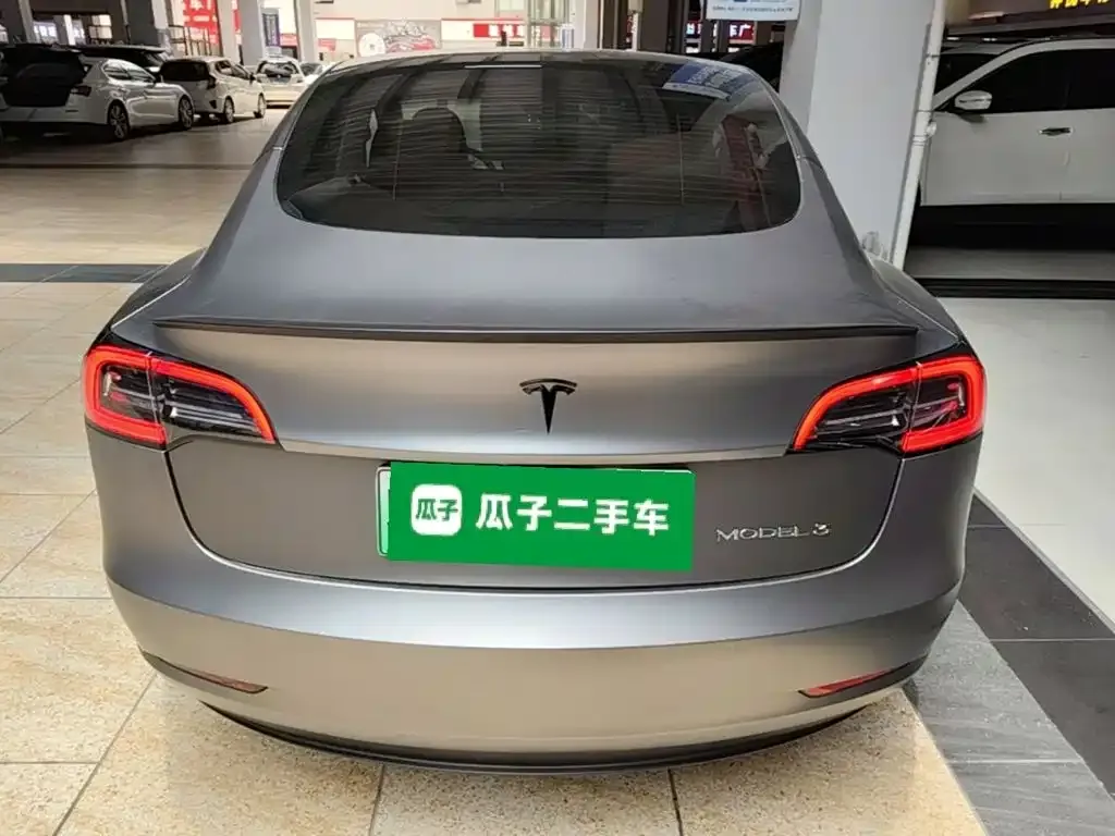 Tesla Model 3 — фото 8