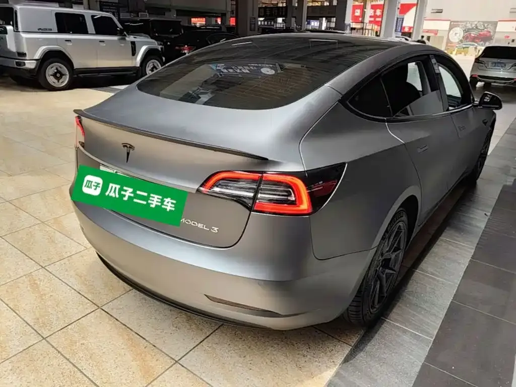 Tesla Model 3 — фото 3