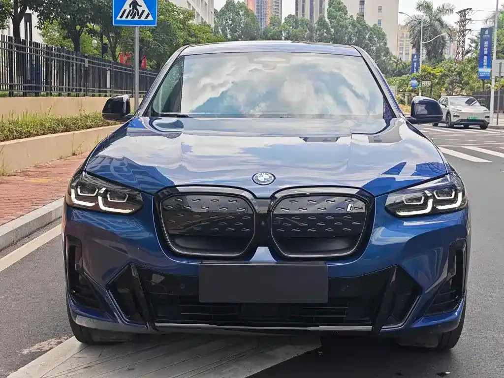 BMW iX3 — фото 6