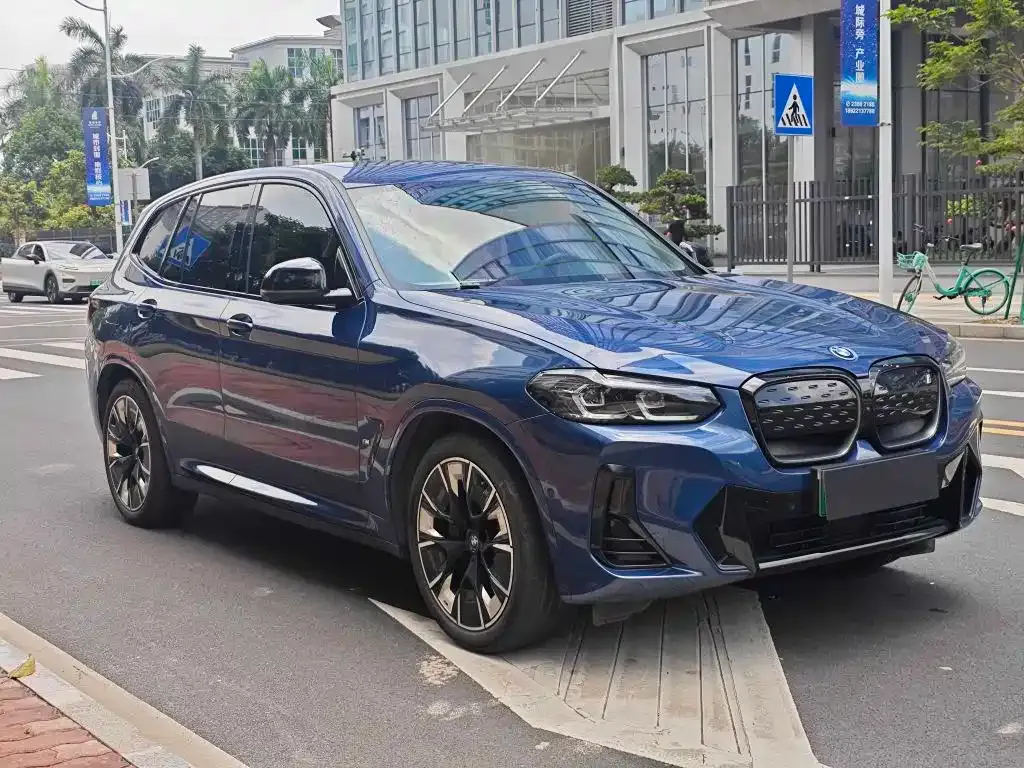 BMW iX3 — фото 4