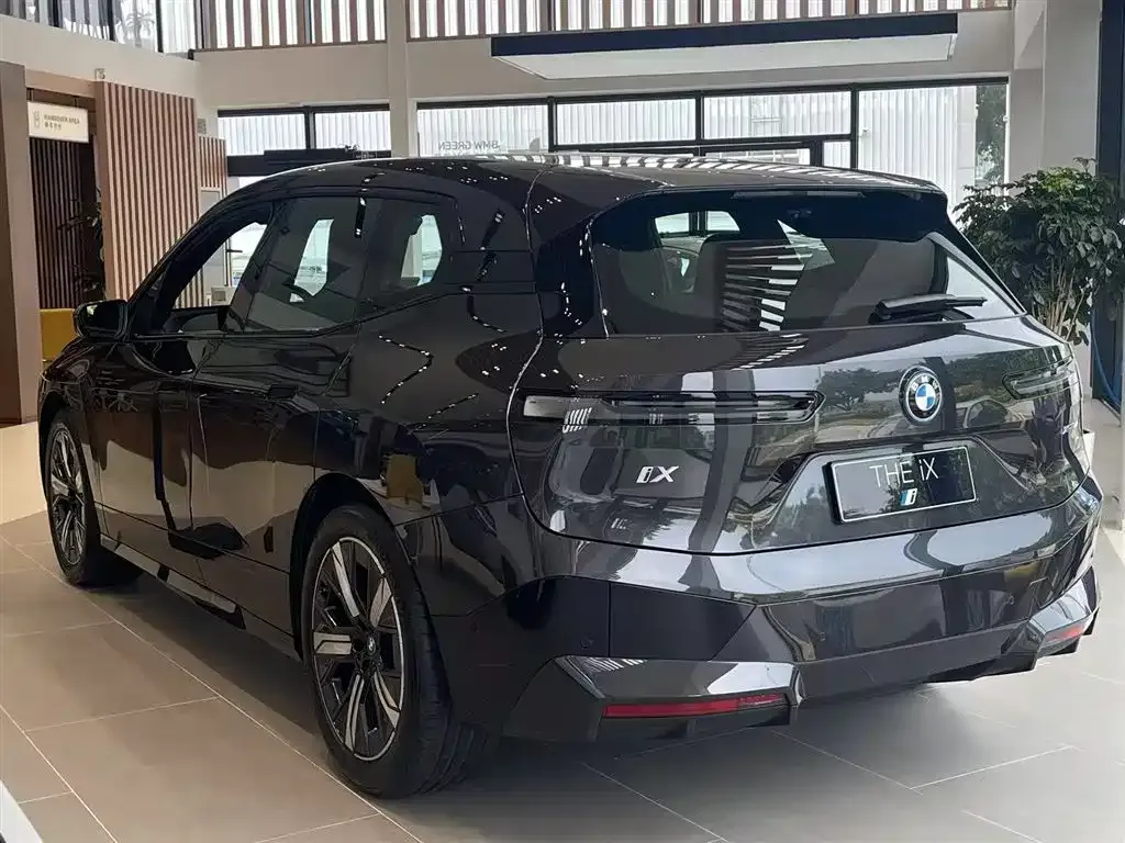 BMW iX — фото 9