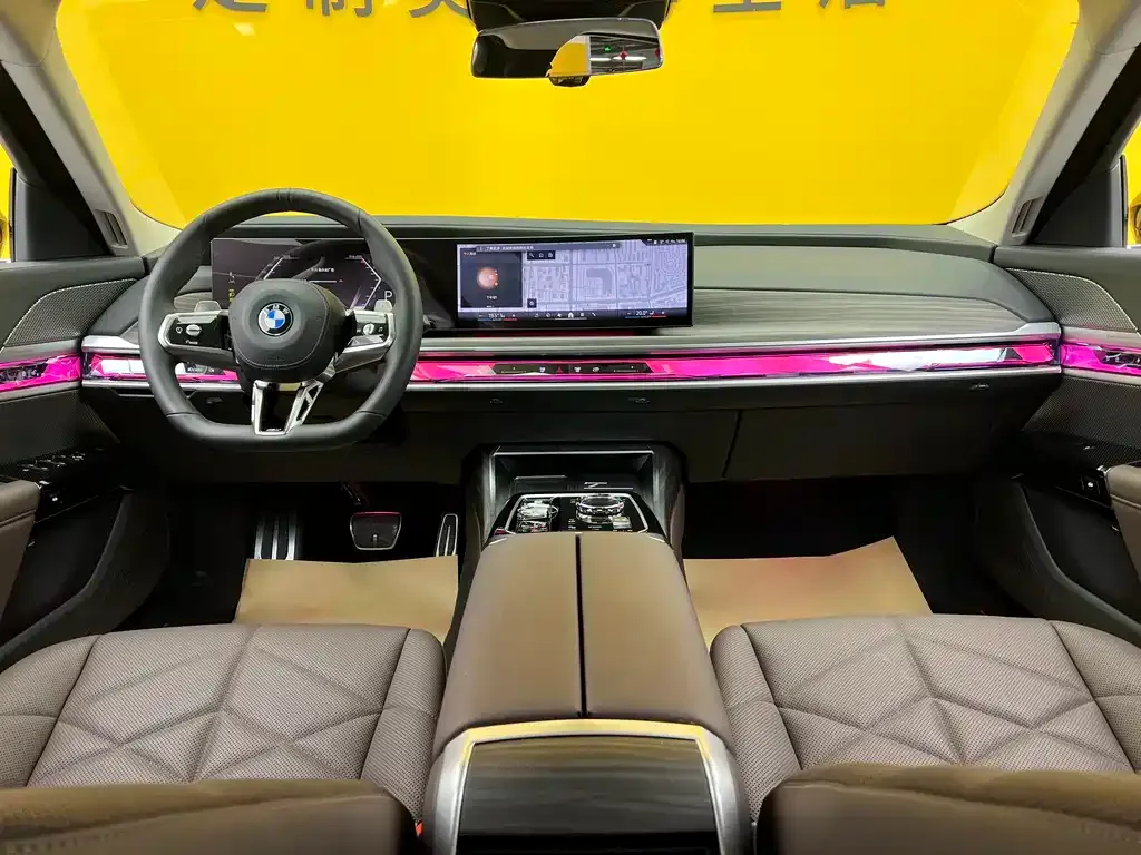 BMW 7 Series — фото 9