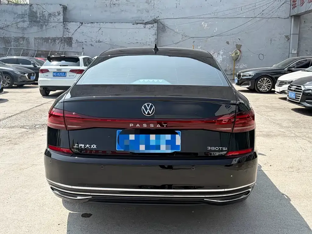 Volkswagen Passat — фото 6