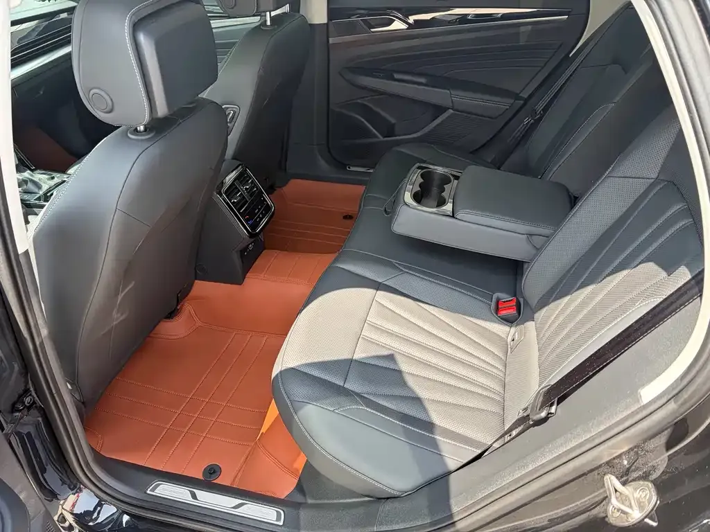 Volkswagen Passat — фото 4
