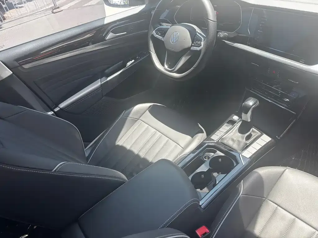 Volkswagen Passat — фото 8