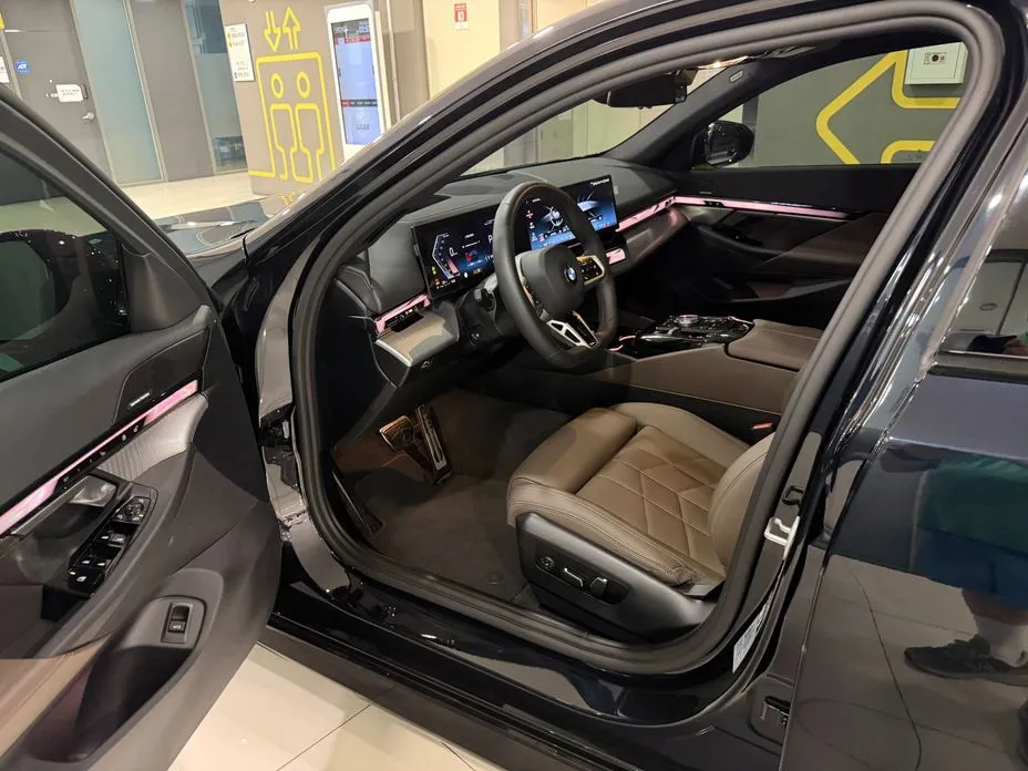 BMW 5-Series 2025 из KR, фото 7